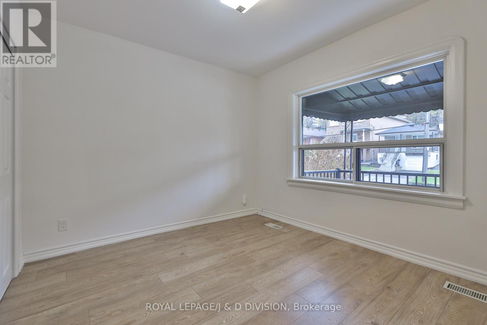 22 Holmesdale Road, Toronto, Ontario  M6E 1Y1 - Photo 10 - W12593722