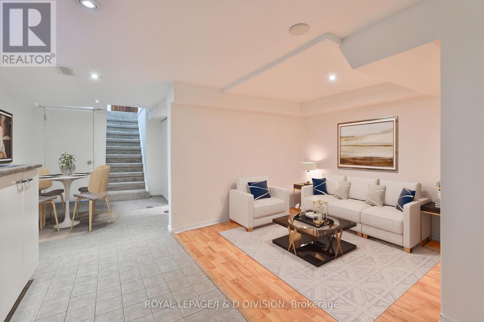 22 Holmesdale Road, Toronto, Ontario  M6E 1Y1 - Photo 15 - W12593722