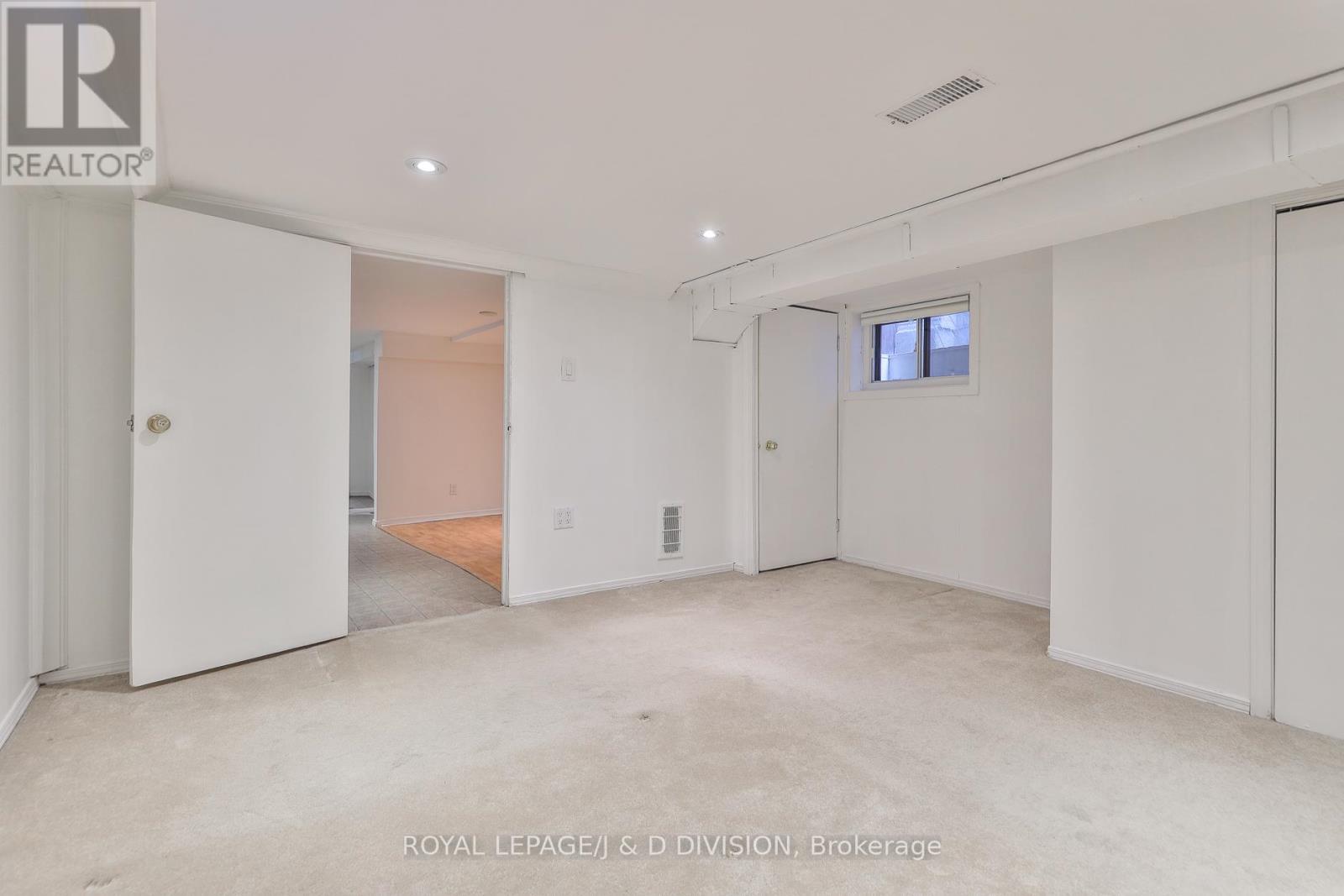 22 Holmesdale Road, Toronto, Ontario  M6E 1Y1 - Photo 22 - W12593722