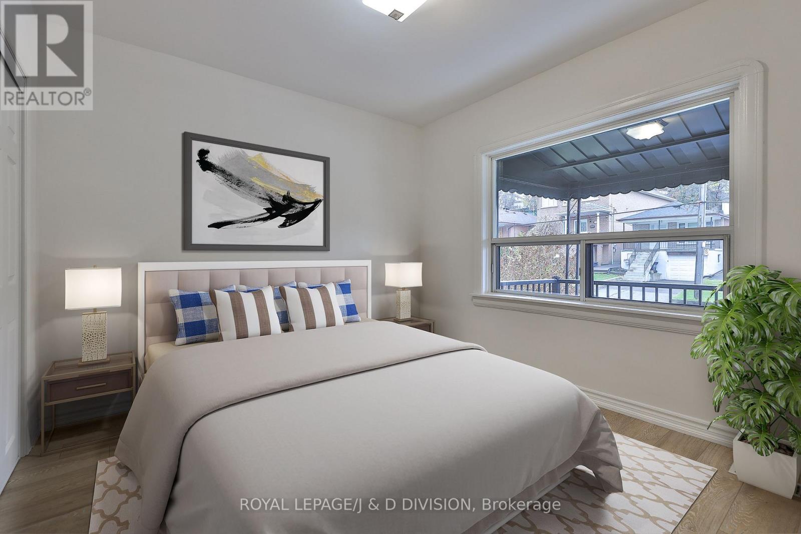 22 Holmesdale Road, Toronto, Ontario  M6E 1Y1 - Photo 9 - W12593722