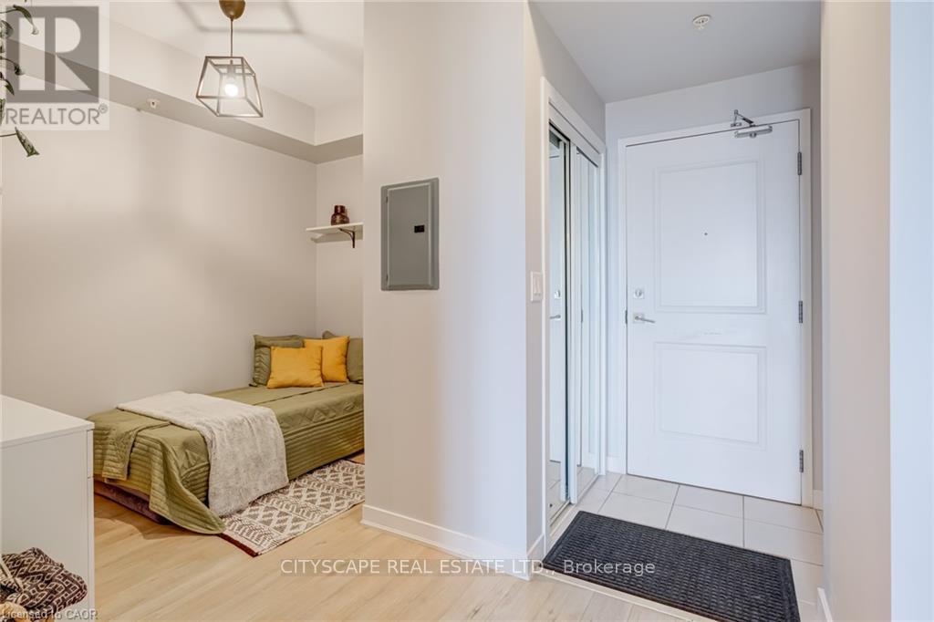 332 - 5010 Corporate Drive, Burlington, Ontario L7L 0H6 - Photo 4 - W12593724