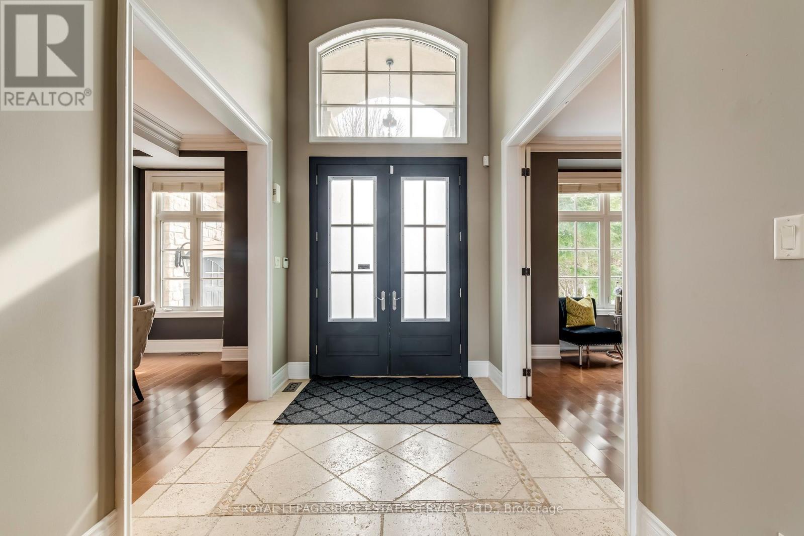 3341 Lakeshore Road, Burlington, Ontario  L7N 1B1 - Photo 4 - W12593752