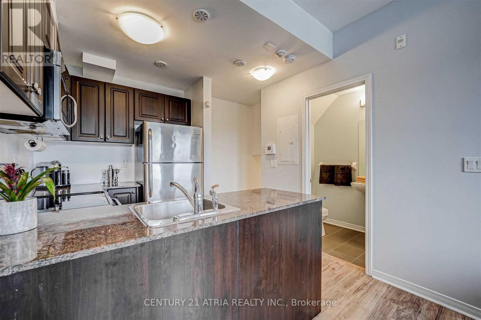 2 - 873 Wilson Avenue, Toronto, Ontario  M3K 1E6 - Photo 4 - W12593770