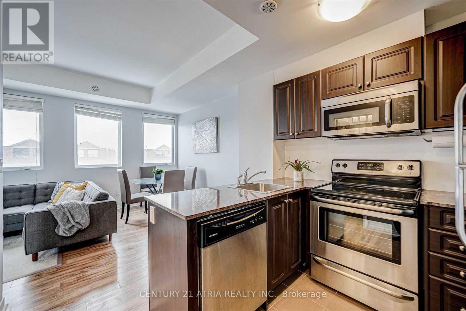 2 - 873 Wilson Avenue, Toronto, Ontario  M3K 1E6 - Photo 5 - W12593770