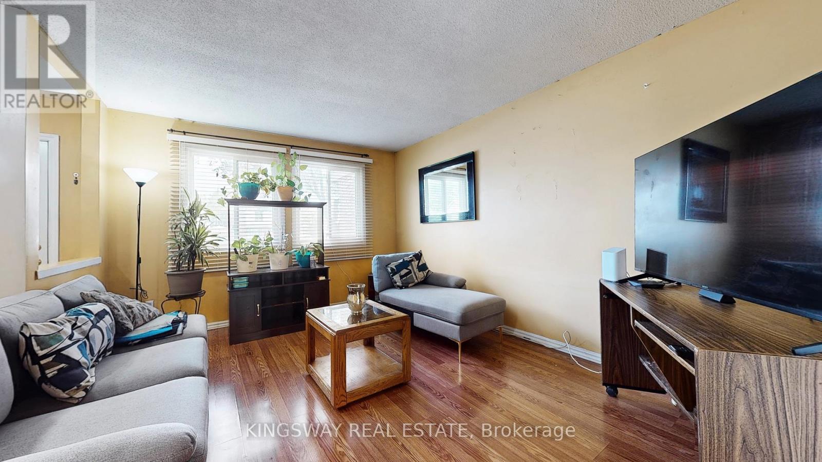 111 - 105 Hansen Road N, Brampton, Ontario  L6V 3C9 - Photo 5 - W12593784