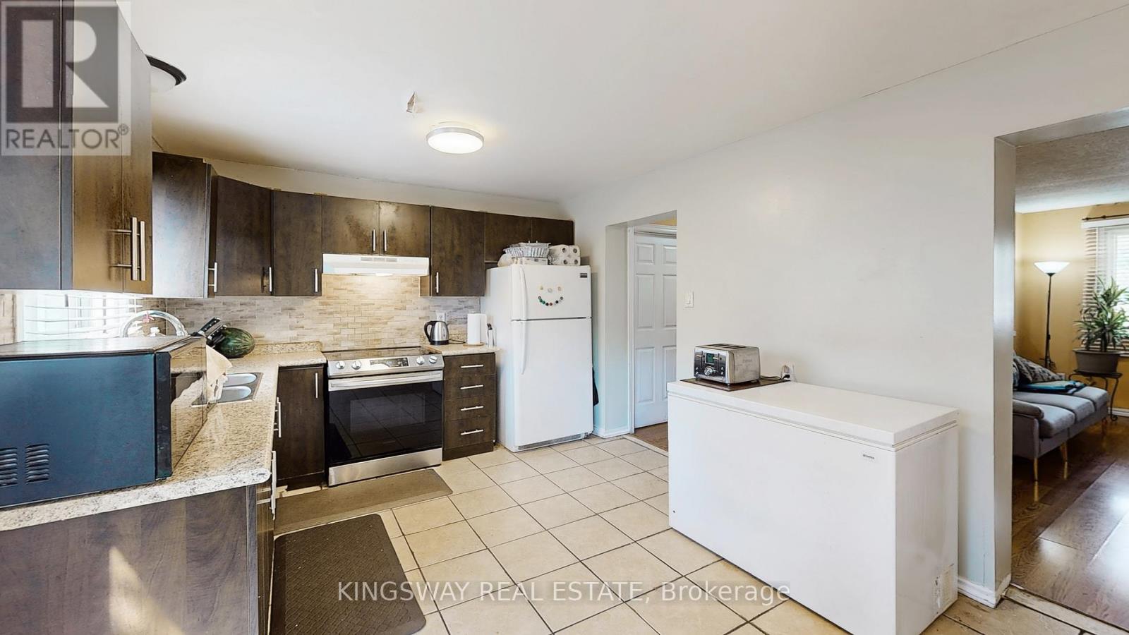 111 - 105 Hansen Road N, Brampton, Ontario  L6V 3C9 - Photo 6 - W12593784