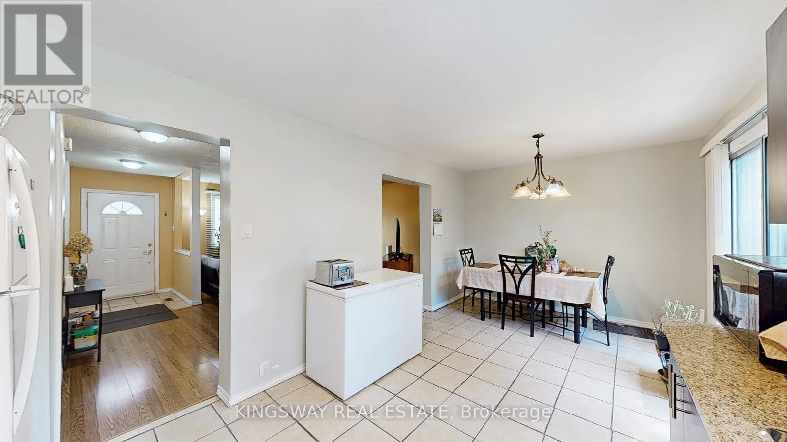 111 - 105 Hansen Road N, Brampton, Ontario  L6V 3C9 - Photo 7 - W12593784