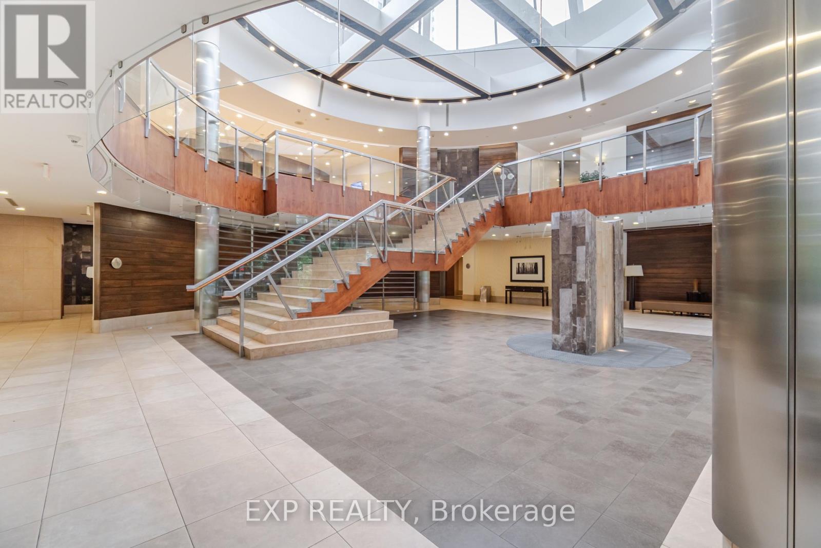 Ph5 - 3880 Duke Of York Boulevard, Mississauga, Ontario  L5B 4M7 - Photo 3 - W12593794