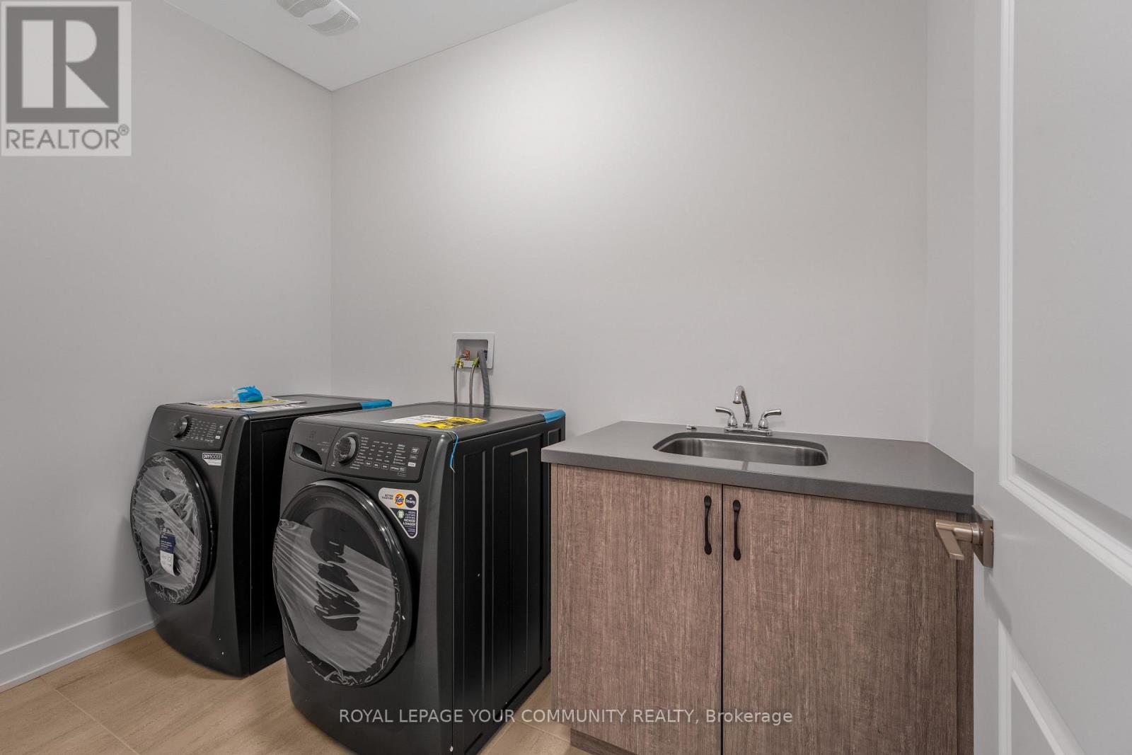 46 Altamira Road, Brampton, Ontario  L6P 4S5 - Photo 14 - W12593832