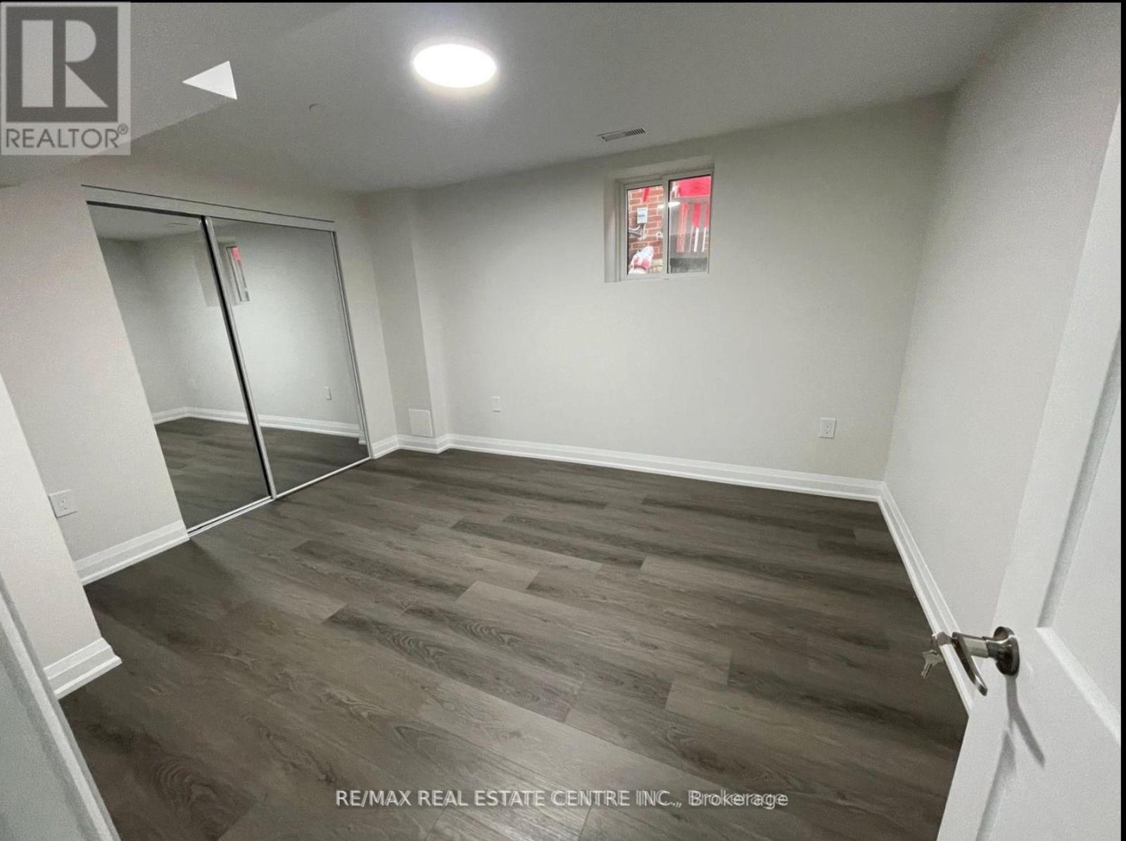 3727 Althorpe Circle, Mississauga, Ontario  L5N 7G5 - Photo 11 - W12593872