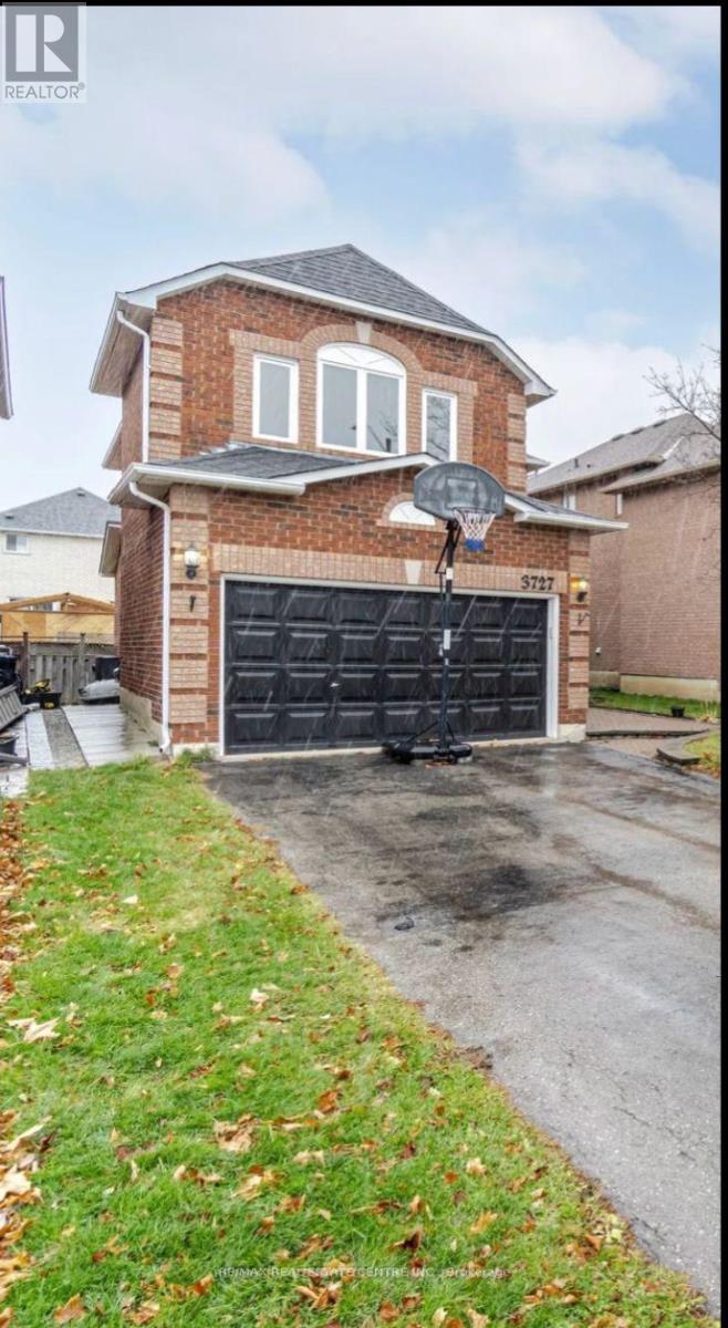 3727 Althorpe Circle, Mississauga, Ontario  L5N 7G5 - Photo 2 - W12593872