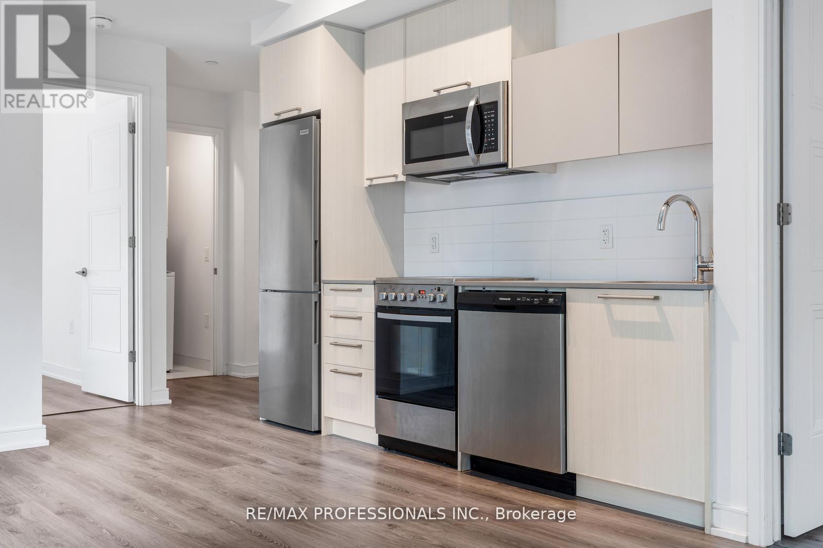 213 - 25 Neighbourhood Lane, Toronto, Ontario  M9Y 0C4 - Photo 8 - W12593892