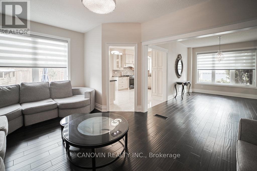 2353 Woodcrest Drive N, Oakville, Ontario  L6M 4S2 - Photo 19 - W12593896