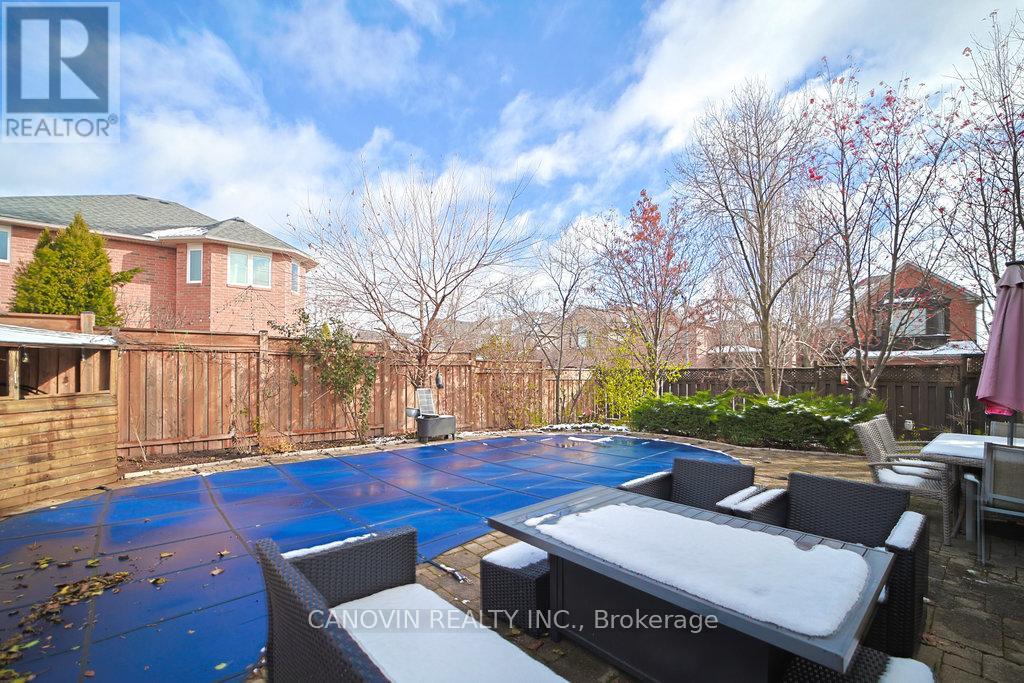 2353 Woodcrest Drive N, Oakville, Ontario  L6M 4S2 - Photo 38 - W12593896