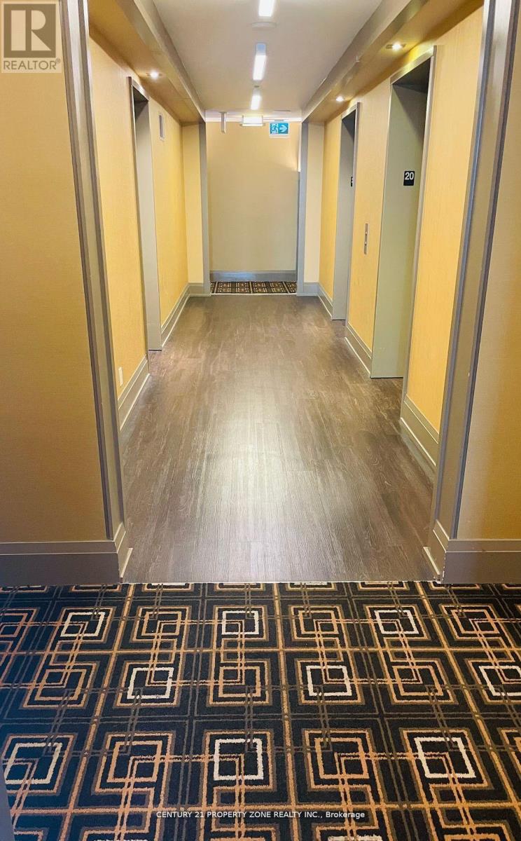 2005 - 17 Zorra Street, Toronto, Ontario  M8Z 4Z6 - Photo 5 - W12593922