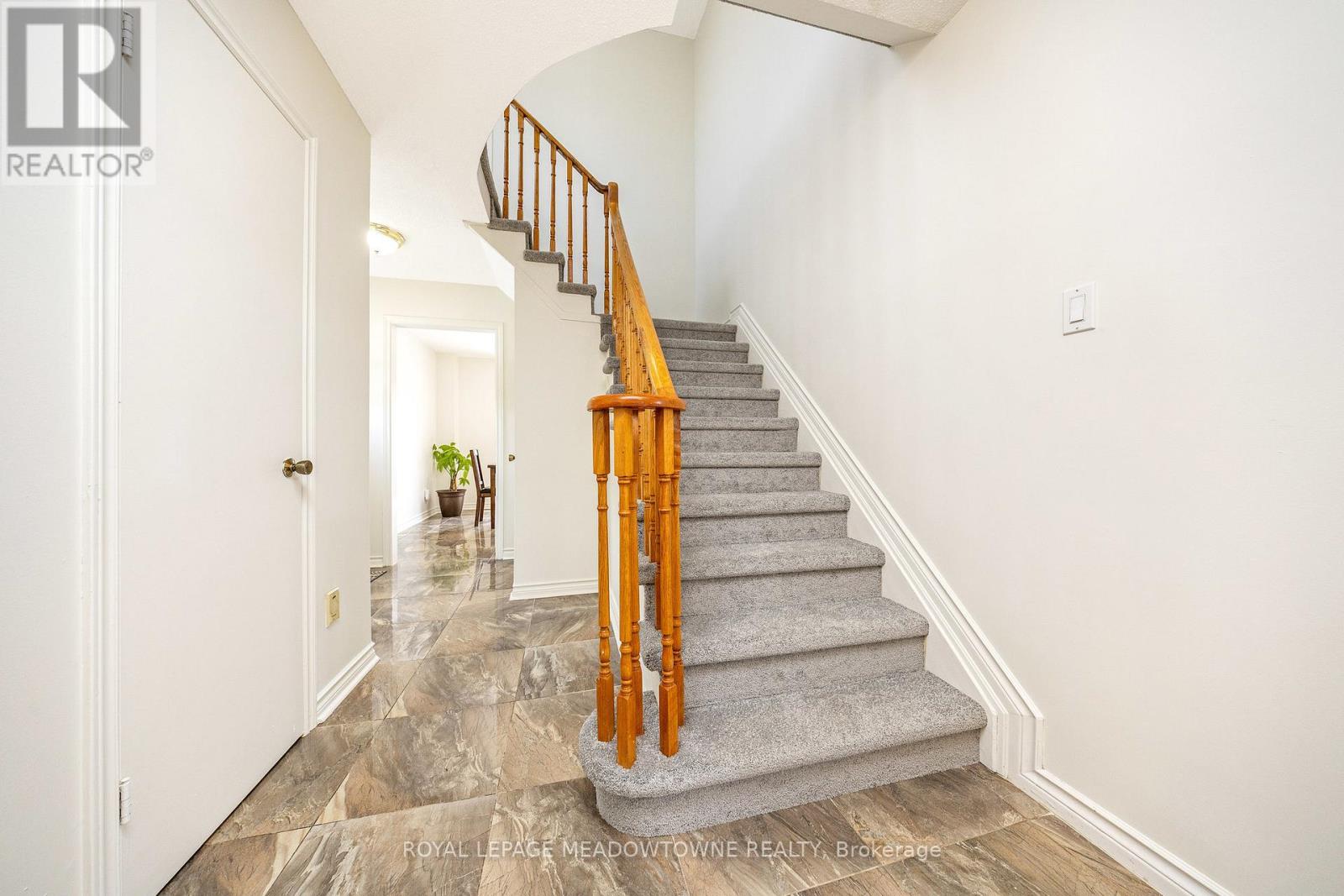 165 Vodden Street W, Brampton, Ontario  L6V 1M6 - Photo 9 - W12593924