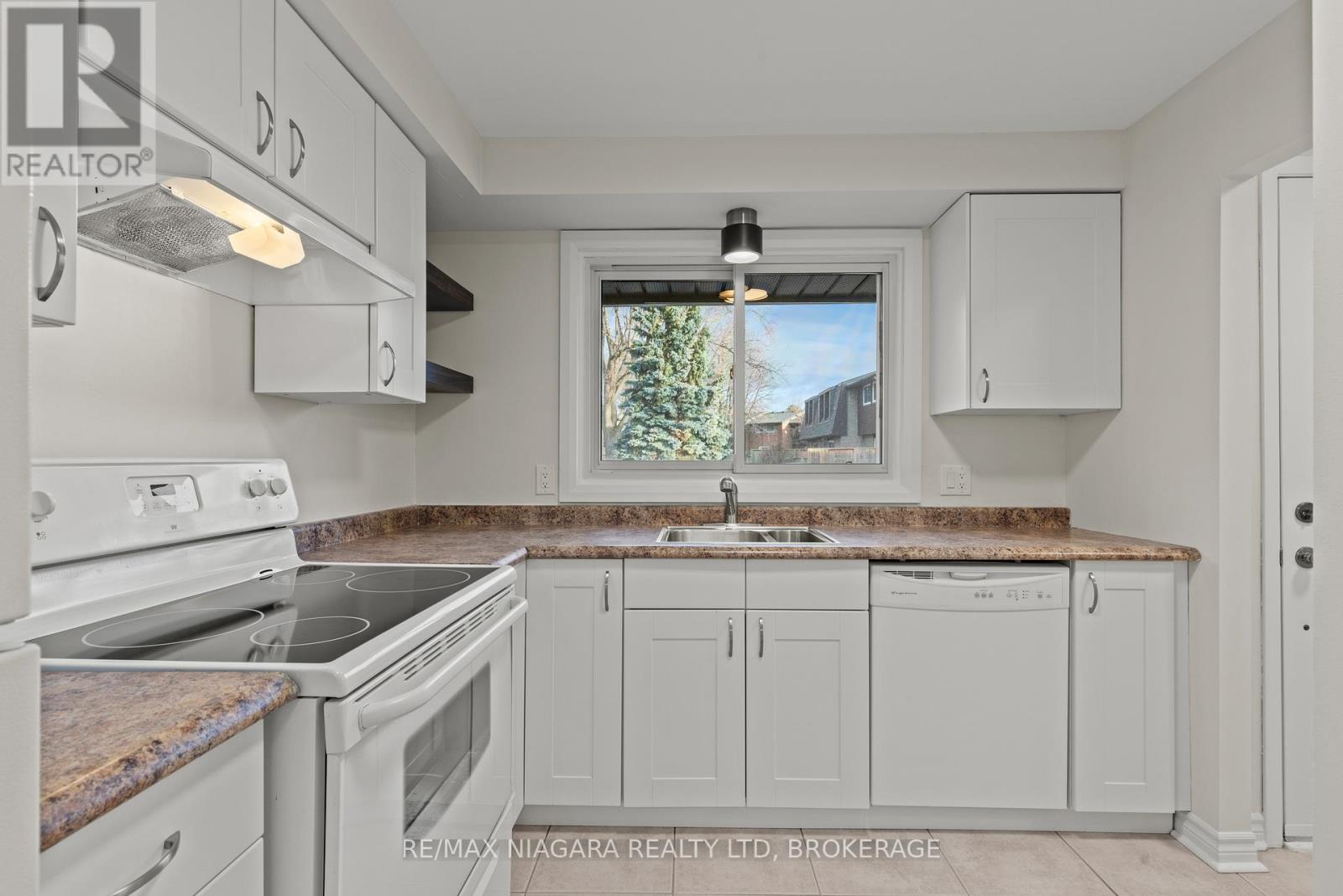 35 - 151 Linwell Road, St. Catharines, Ontario  L2N 6P3 - Photo 5 - X12594044