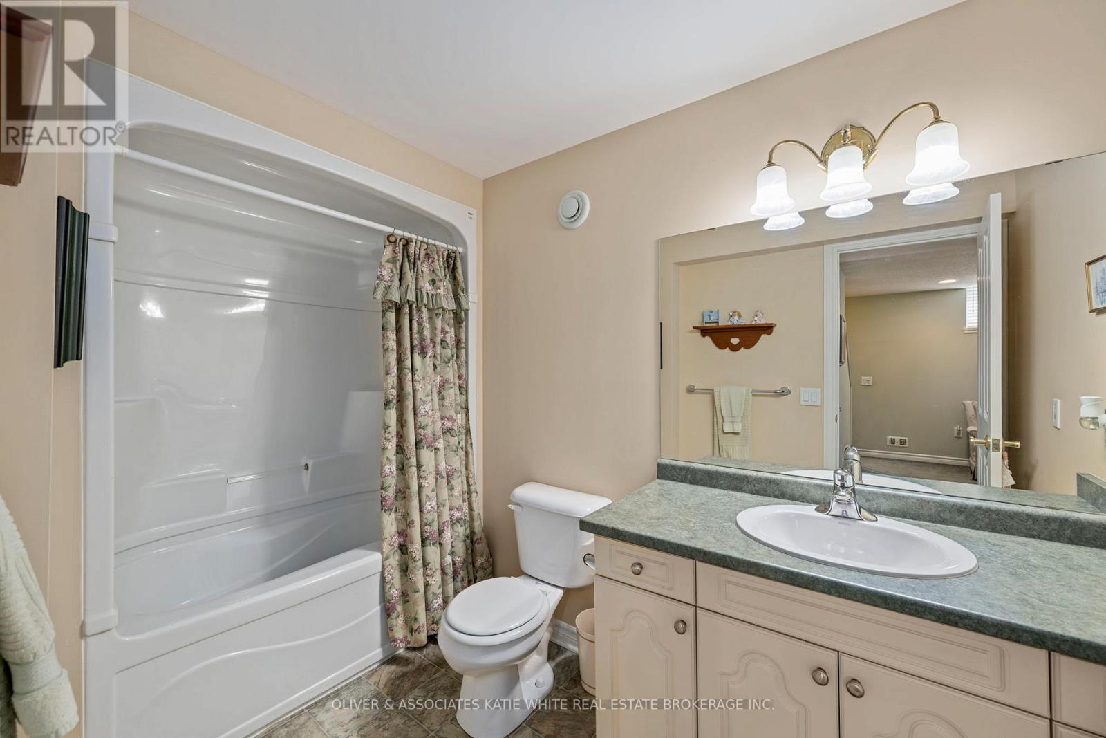 2409 Marlene Stewart Street, London South, Ontario  N6K 5R3 - Photo 18 - X12594014