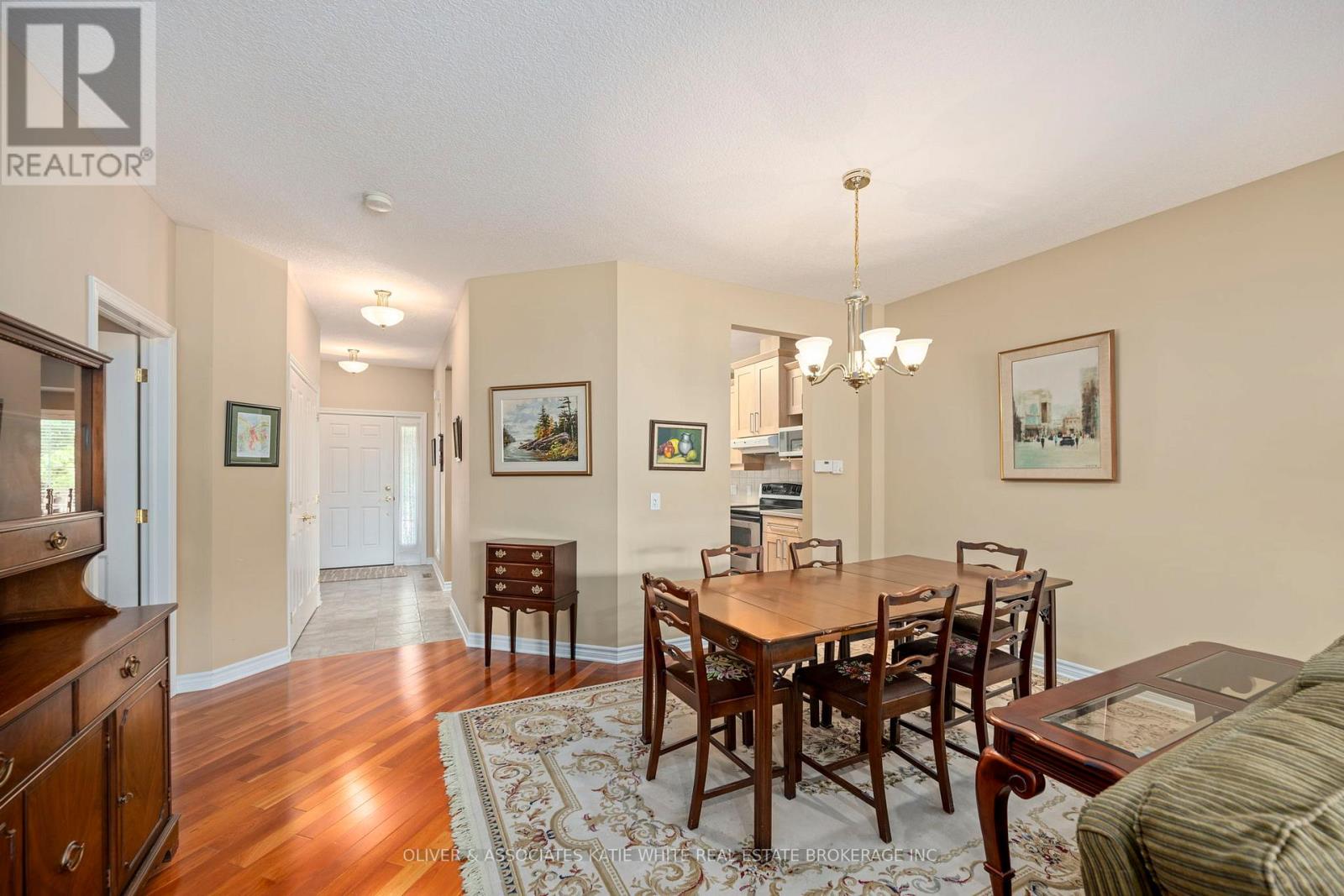 2409 Marlene Stewart Street, London South, Ontario  N6K 5R3 - Photo 3 - X12594014