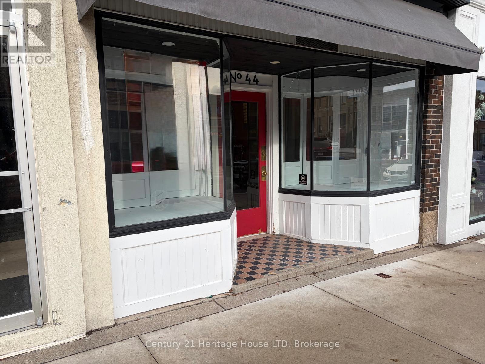 44 Jarvis Street, Fort Erie, Ontario  L2A 2S4 - Photo 4 - X12593626