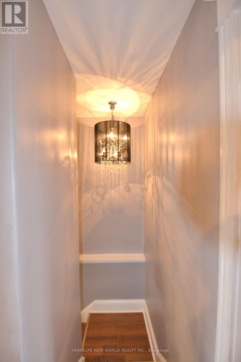 102 Belmont Avenue, Hamilton, Ontario  L8L 7M1 - Photo 7 - X12593732