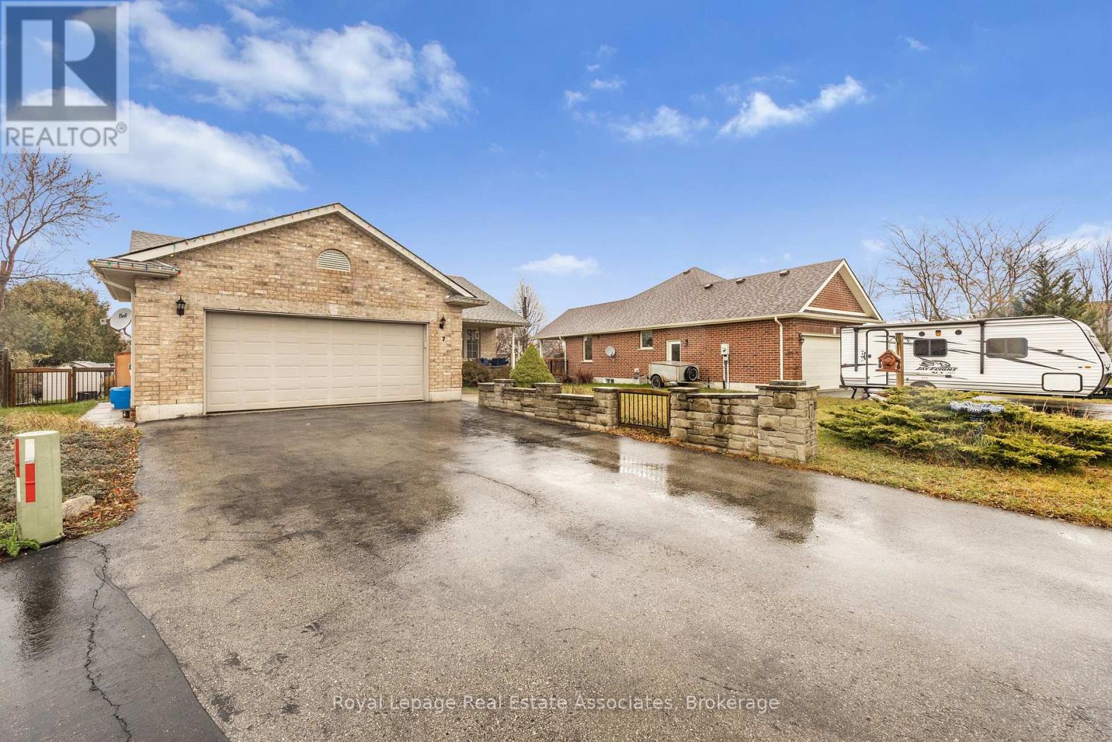 7 Fairfield Court, Norfolk, Ontario  N4B 0A1 - Photo 2 - X12593828