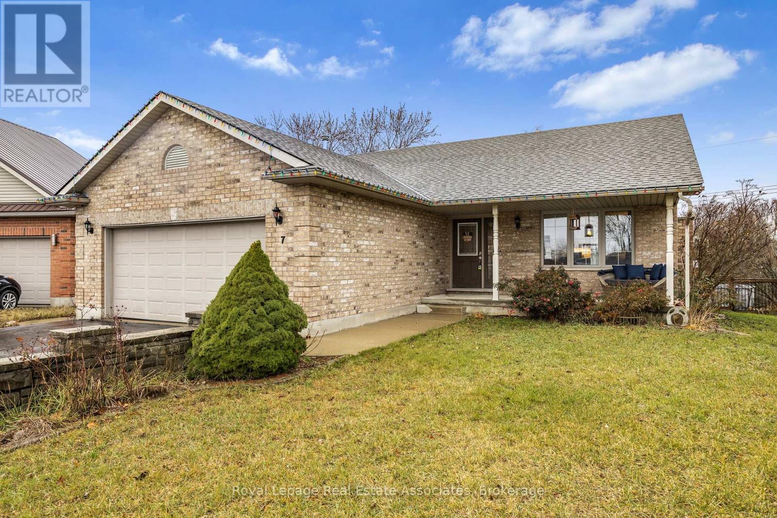 7 Fairfield Court, Norfolk, Ontario  N4B 0A1 - Photo 3 - X12593828