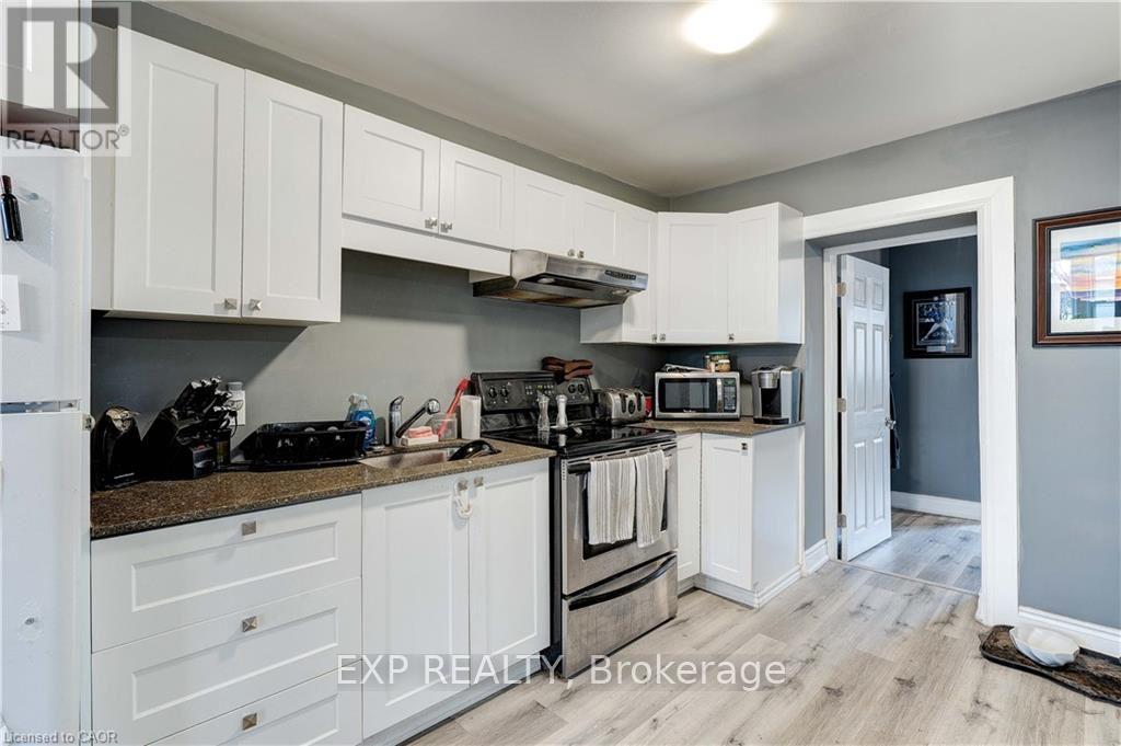 Upper - 24 Avalon Place, Hamilton, Ontario  L8M 1R3 - Photo 6 - X12593898