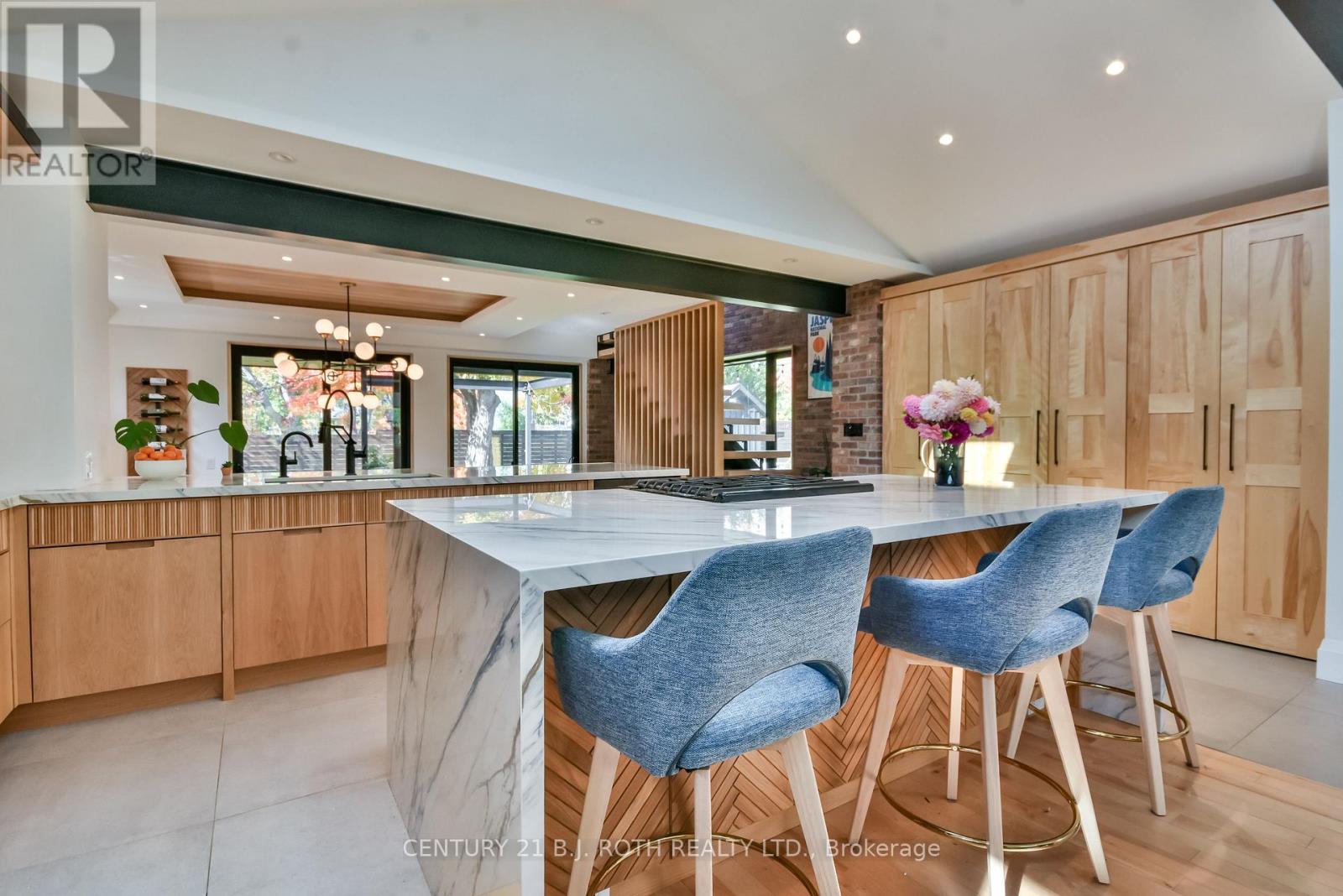 20 Weldon Street, Barrie, Ontario L4M 4J4 - Photo 14 - S12478819