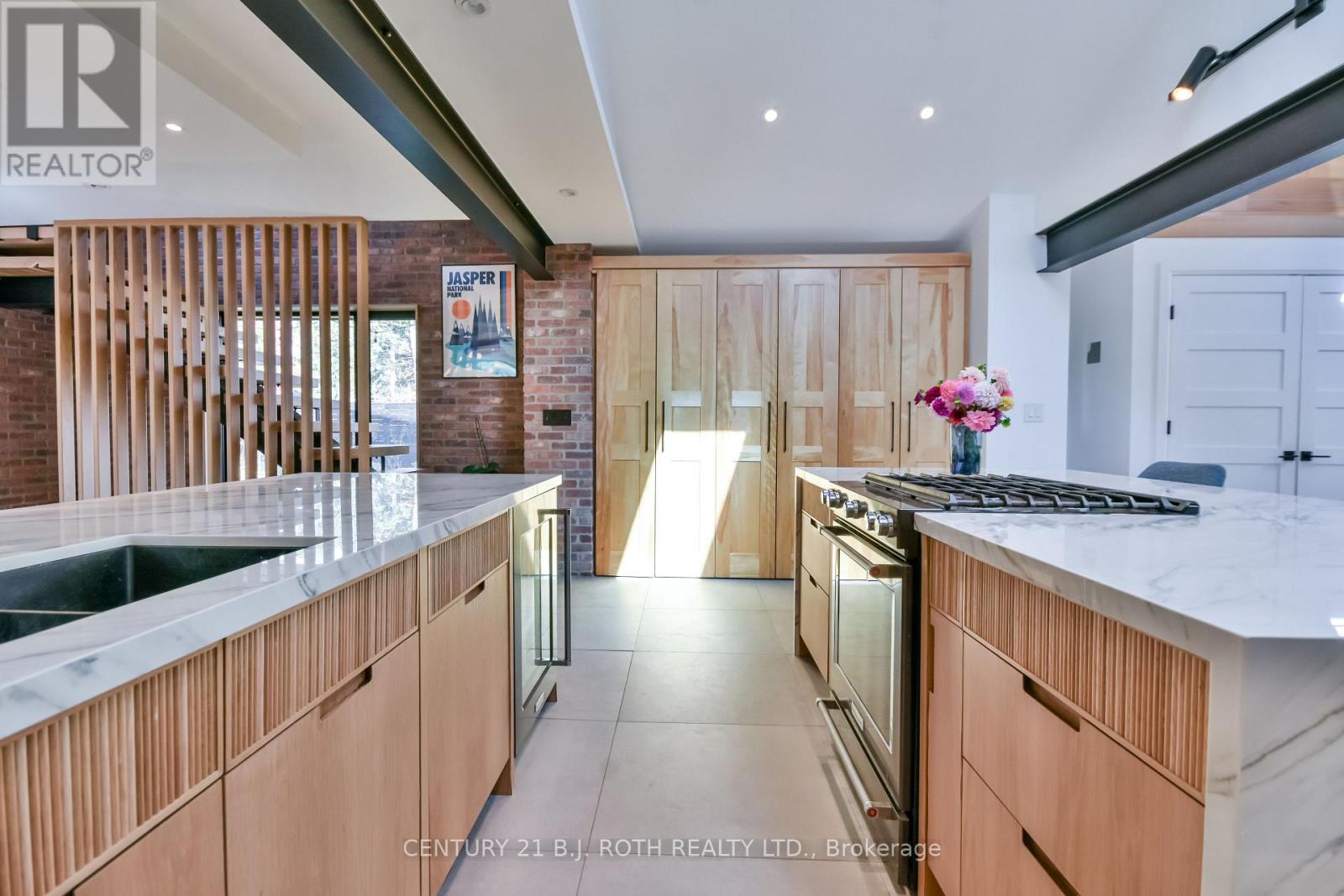 20 Weldon Street, Barrie, Ontario L4M 4J4 - Photo 11 - S12478819