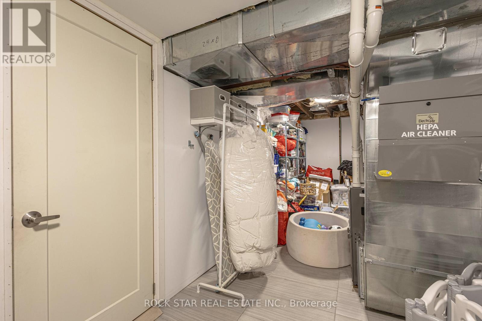 2055 Courtland Crescent, Mississauga, Ontario L4Y 1V1 - Photo 31 - W12460207