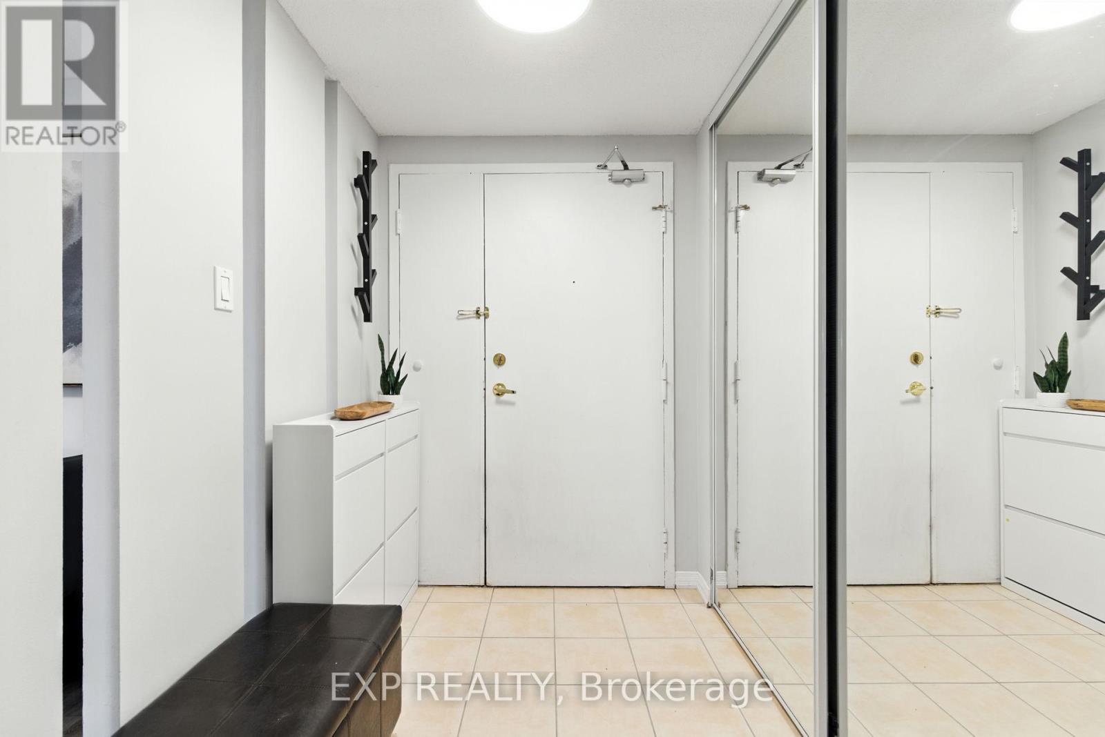 514 - 6720 Glen Erin Drive, Mississauga, Ontario  L5N 3K8 - Photo 3 - W12519600