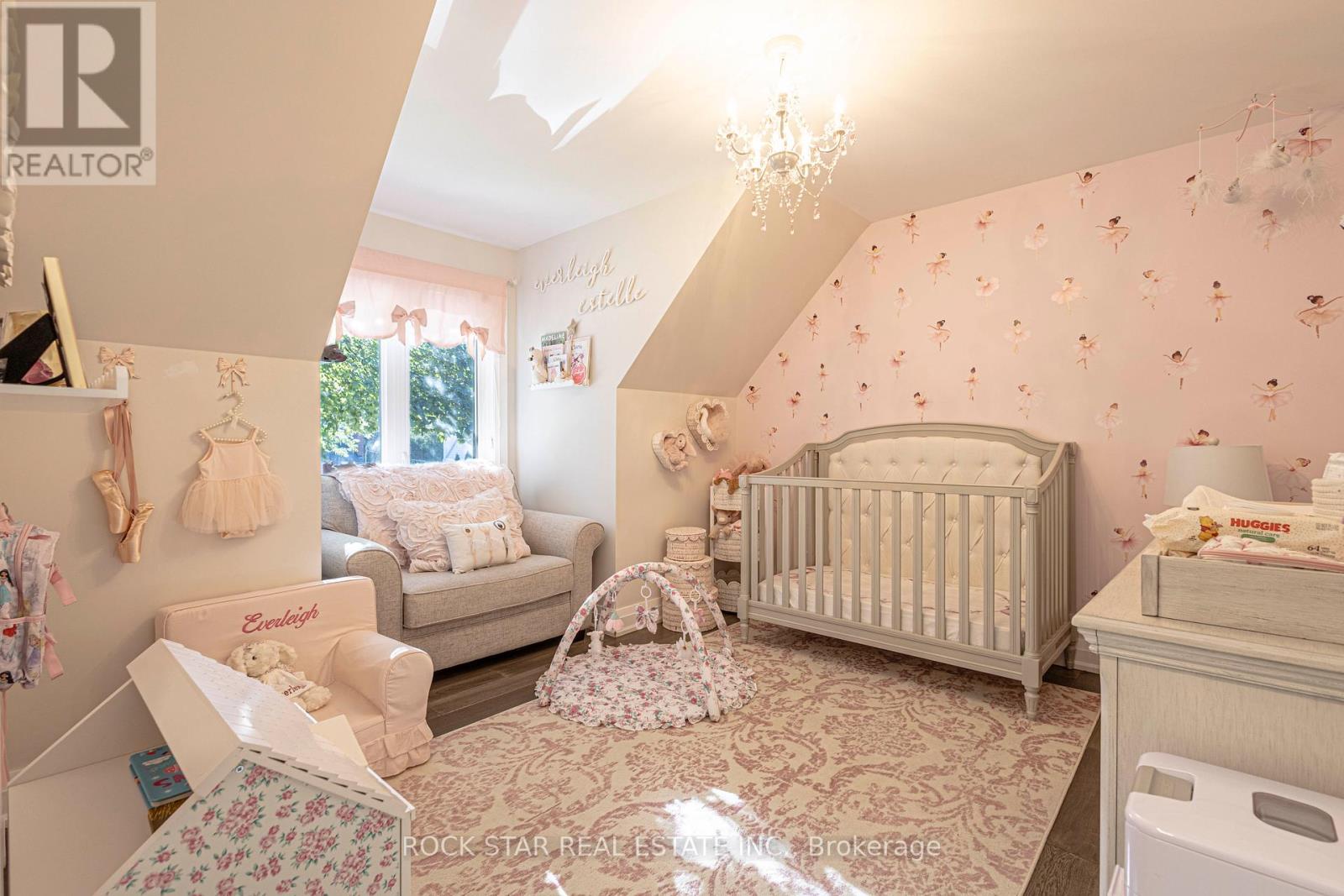 2055 Courtland Crescent, Mississauga, Ontario L4Y 1V1 - Photo 17 - W12460207