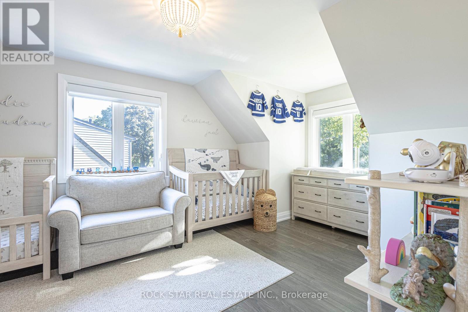 2055 Courtland Crescent, Mississauga, Ontario L4Y 1V1 - Photo 15 - W12460207