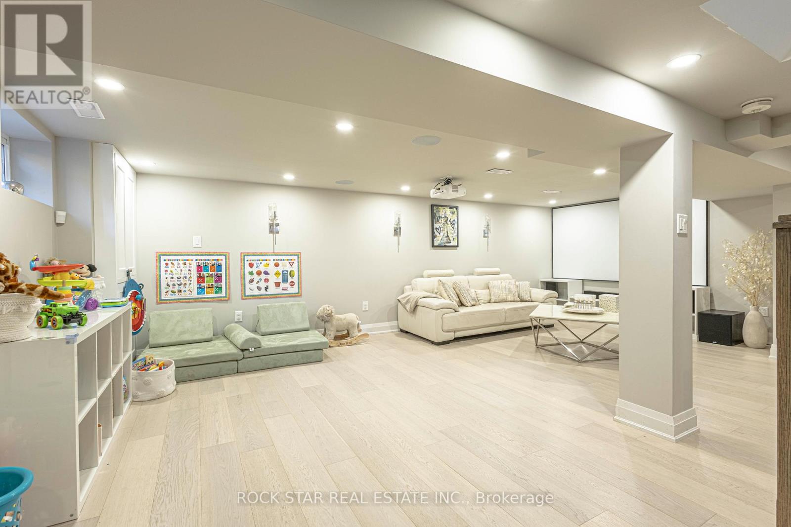 2055 Courtland Crescent, Mississauga, Ontario L4Y 1V1 - Photo 28 - W12460207