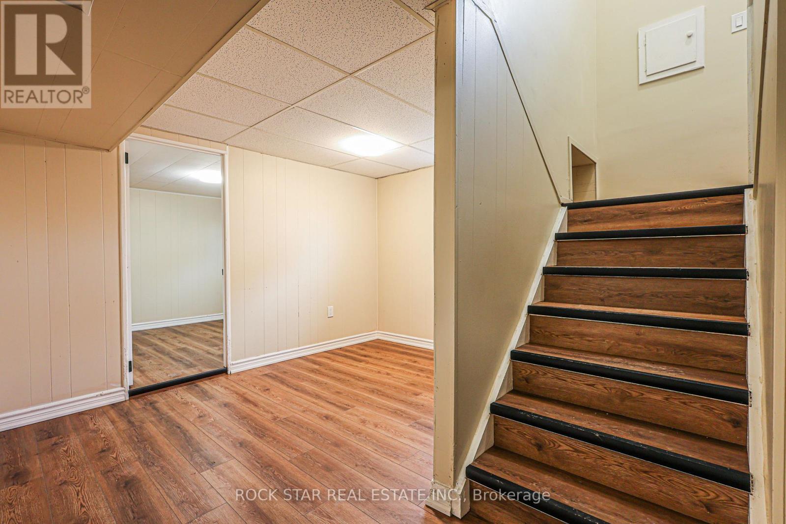 39 Carousel Avenue, Hamilton, Ontario L9A 4L7 - Photo 17 - X12563894