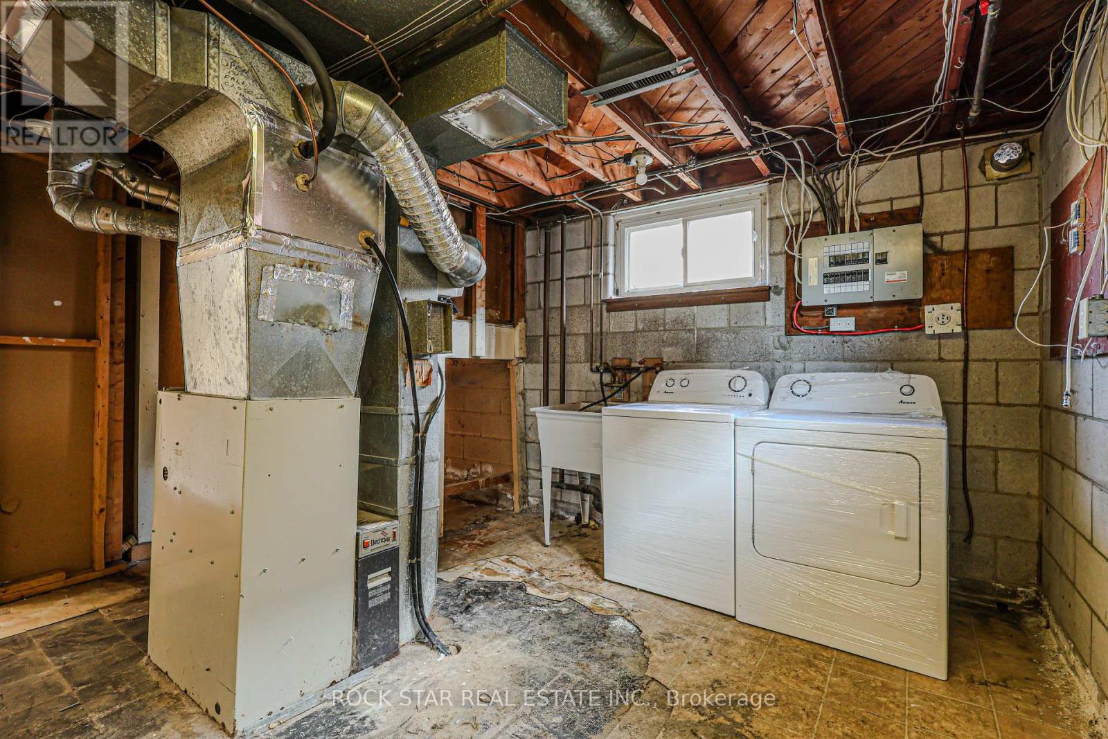 39 Carousel Avenue, Hamilton, Ontario L9A 4L7 - Photo 28 - X12563894