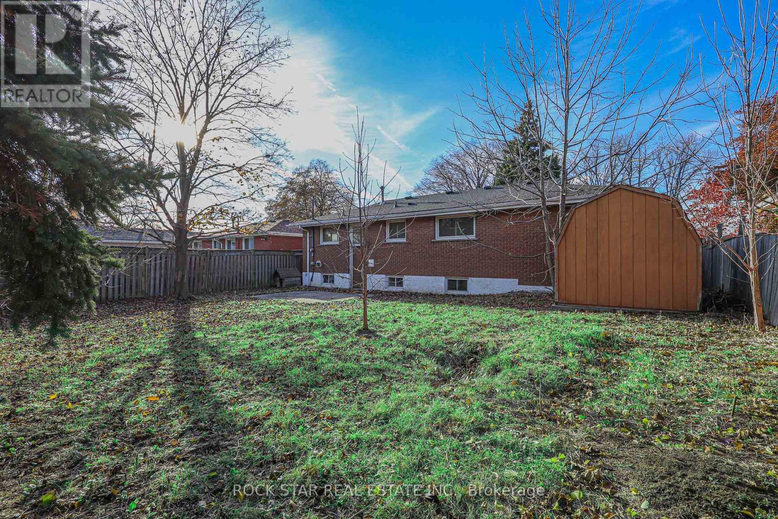 39 Carousel Avenue, Hamilton, Ontario L9A 4L7 - Photo 31 - X12563894