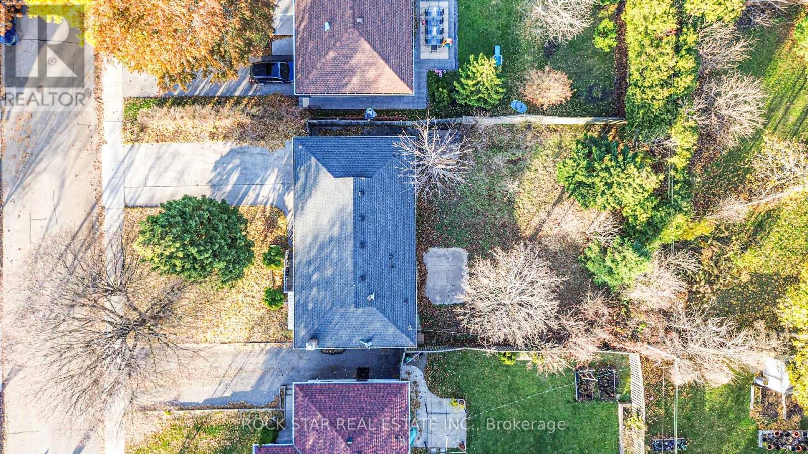 39 Carousel Avenue, Hamilton, Ontario L9A 4L7 - Photo 34 - X12563894