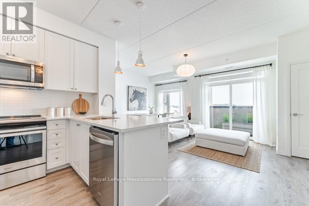 422 - 610 FARMSTEAD DRIVE, Milton, Ontario