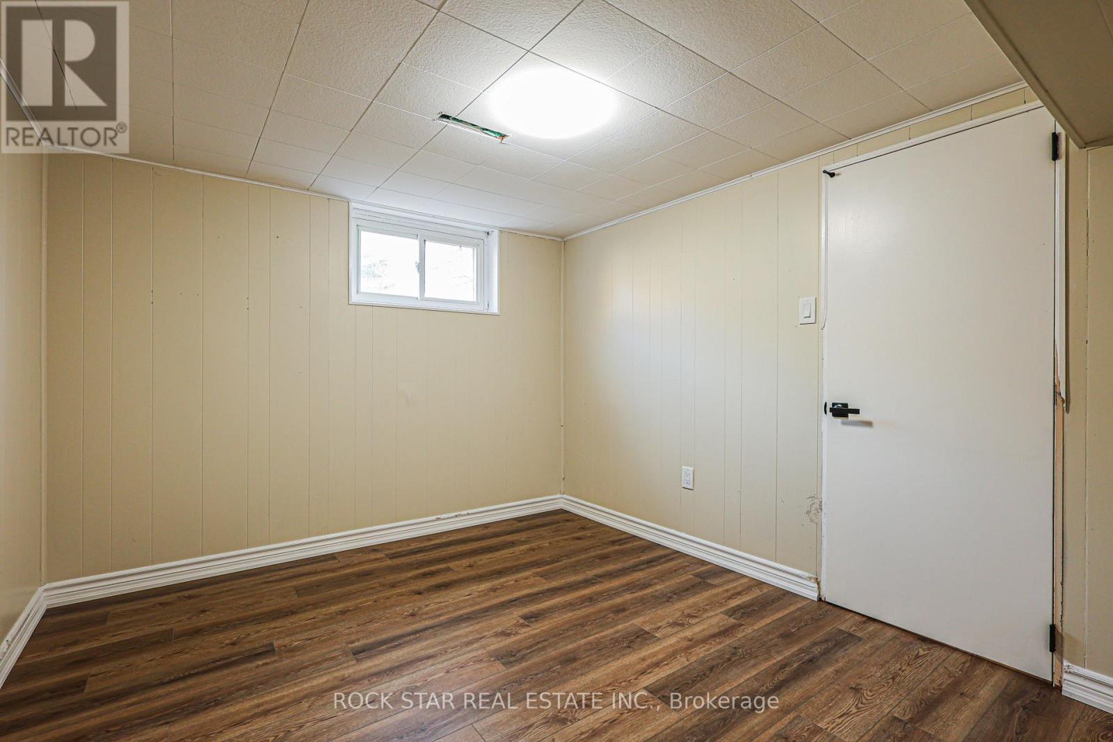 39 Carousel Avenue, Hamilton, Ontario L9A 4L7 - Photo 25 - X12563894