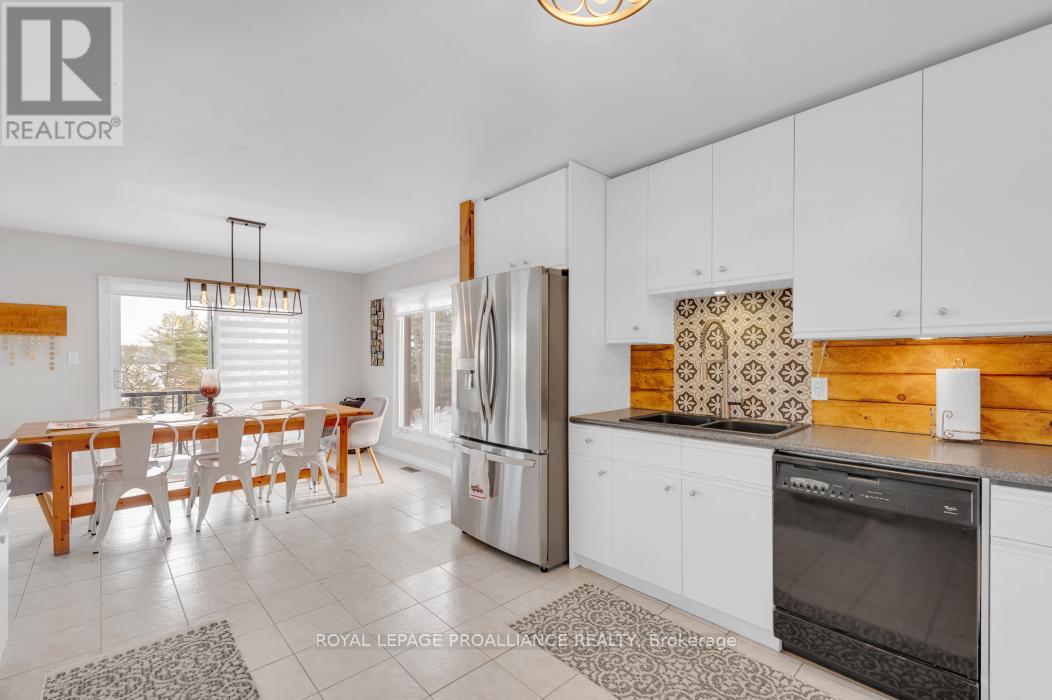 17206 Highway 41, Addington Highlands, Ontario K0H 1K0 - Photo 4 - X12594010