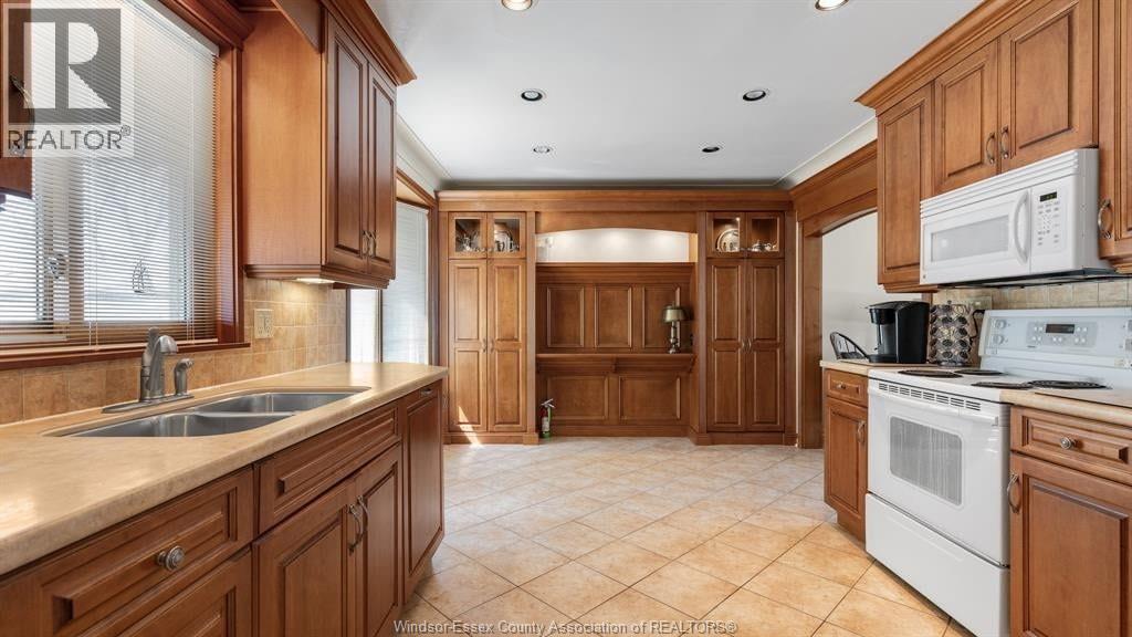 1185 Sumach, Windsor, Ontario  N8S 2S5 - Photo 2 - 25027016
