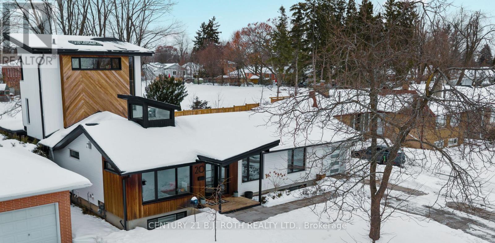 20 WELDON STREET, Barrie, Ontario