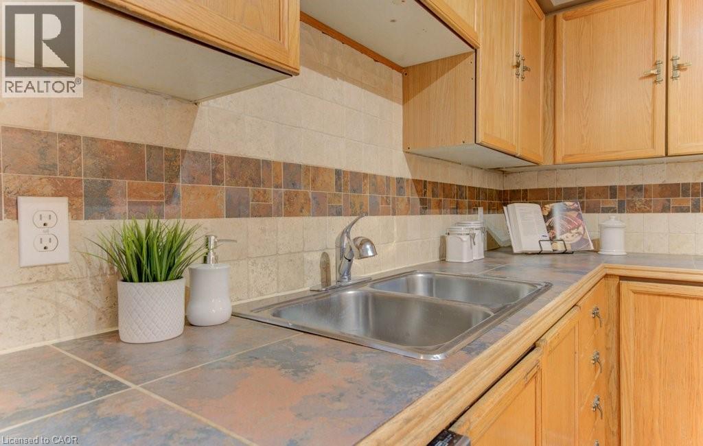 50 Newbury Drive, Kitchener, Ontario  N2N 2X6 - Photo 4 - 40781911