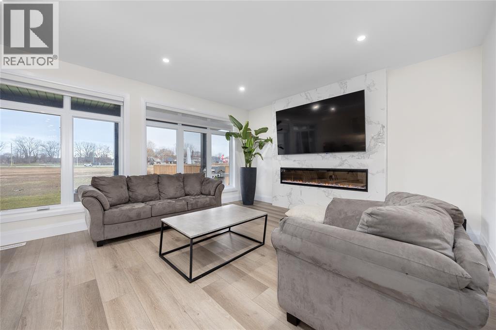 875 Magnolia Lane, Sarnia, Ontario N7S 0G3 - Photo 8 - 25029462