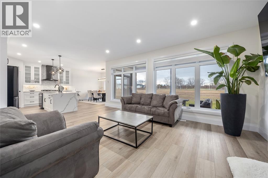 875 Magnolia Lane, Sarnia, Ontario N7S 0G3 - Photo 9 - 25029462