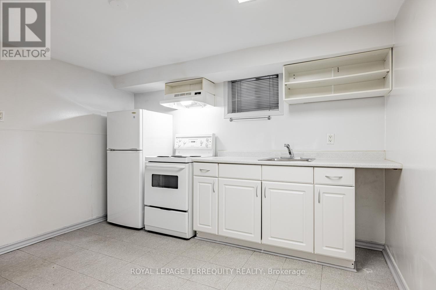 Bsmt - 171 Christie Street, Toronto, Ontario  M6G 3B3 - Photo 10 - C12593956