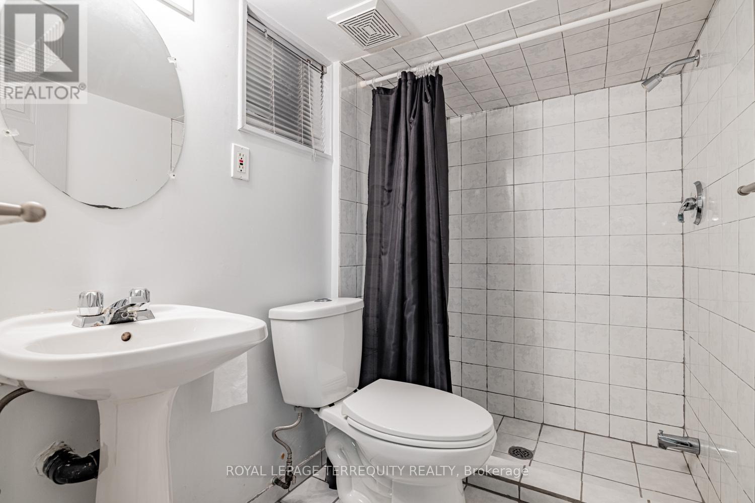 Bsmt - 171 Christie Street, Toronto, Ontario  M6G 3B3 - Photo 8 - C12593956