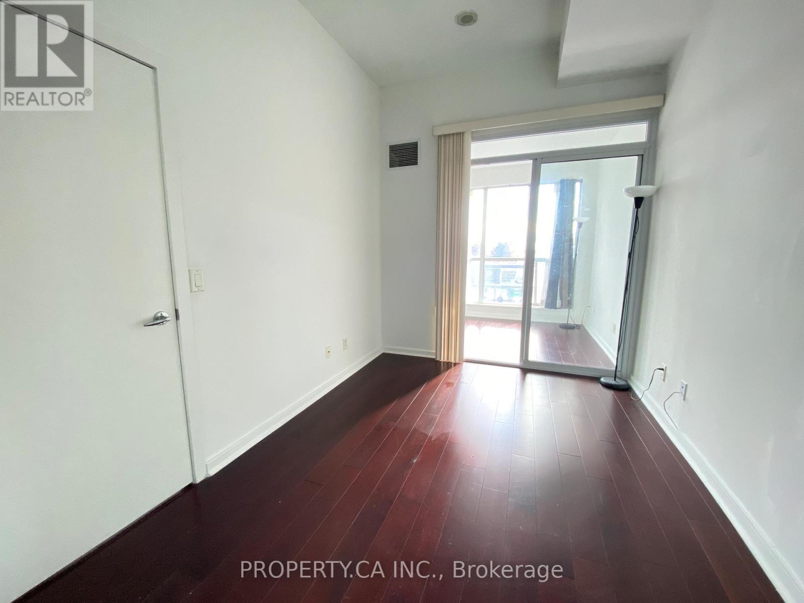 215 - 208 Queens Quay W, Toronto, Ontario  M5J 2Y5 - Photo 7 - C12593958